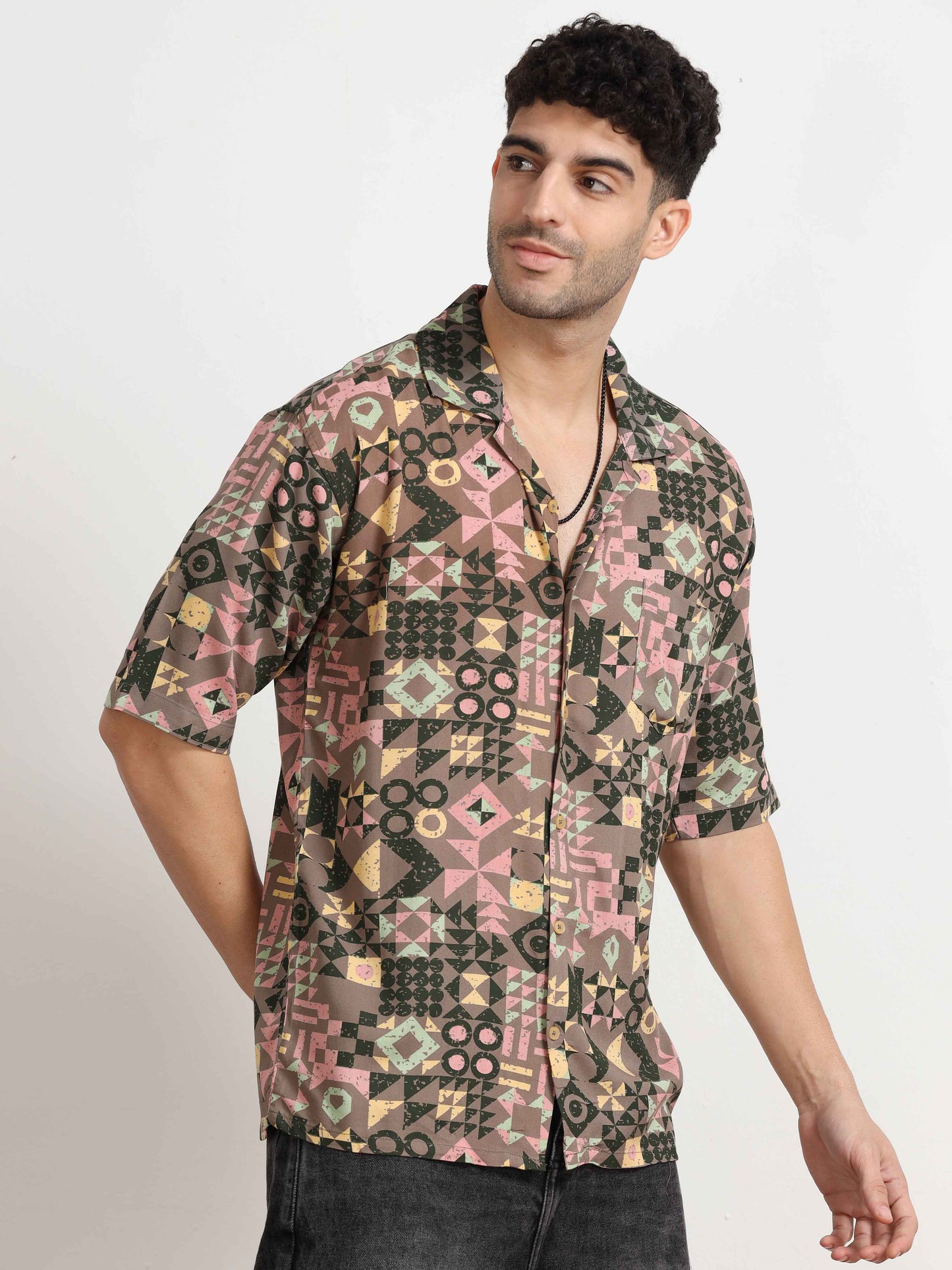 Oversized men's geometric print shirt for men