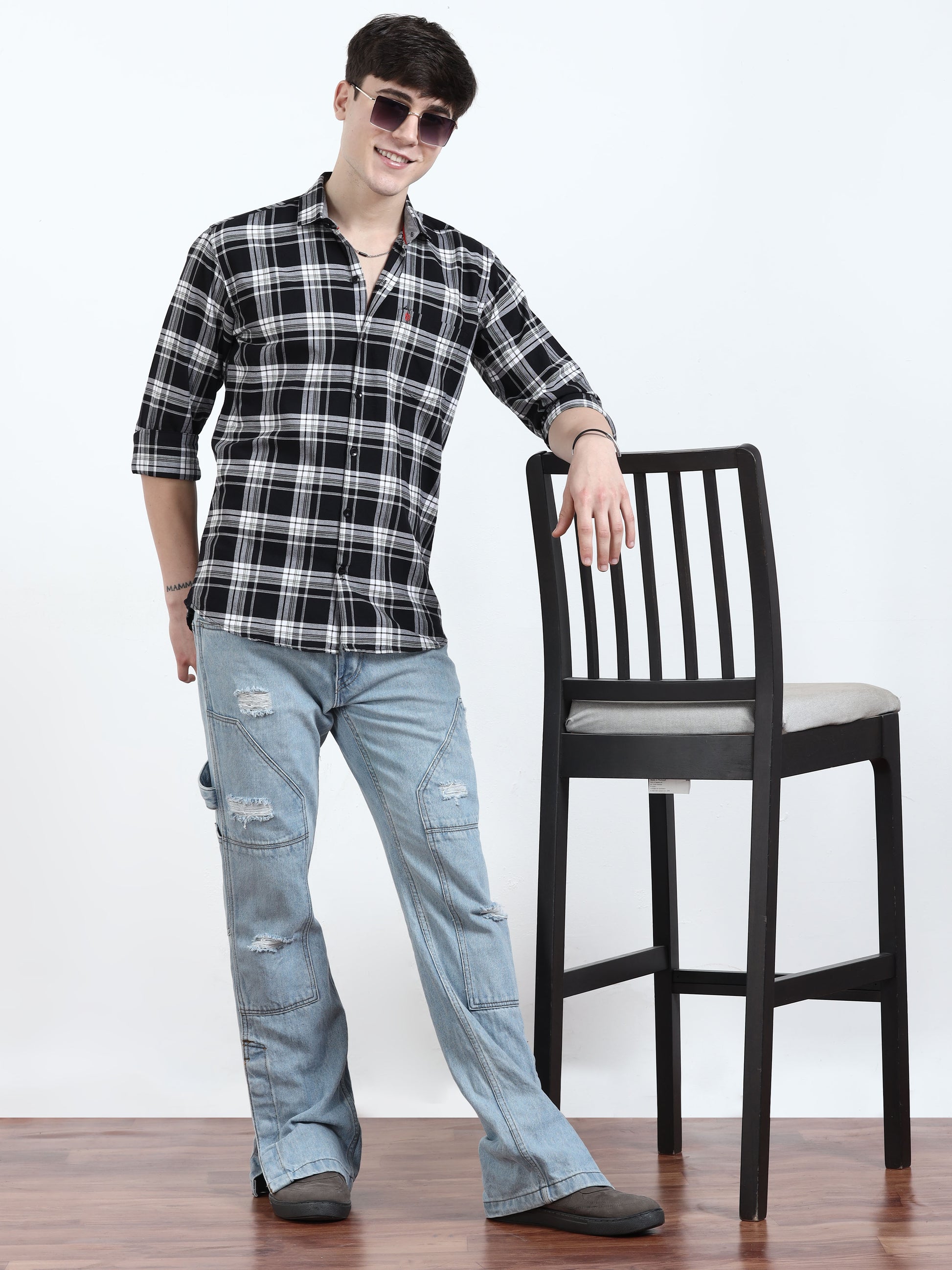 Classic Daisy And Black Check Shirt​ For Men